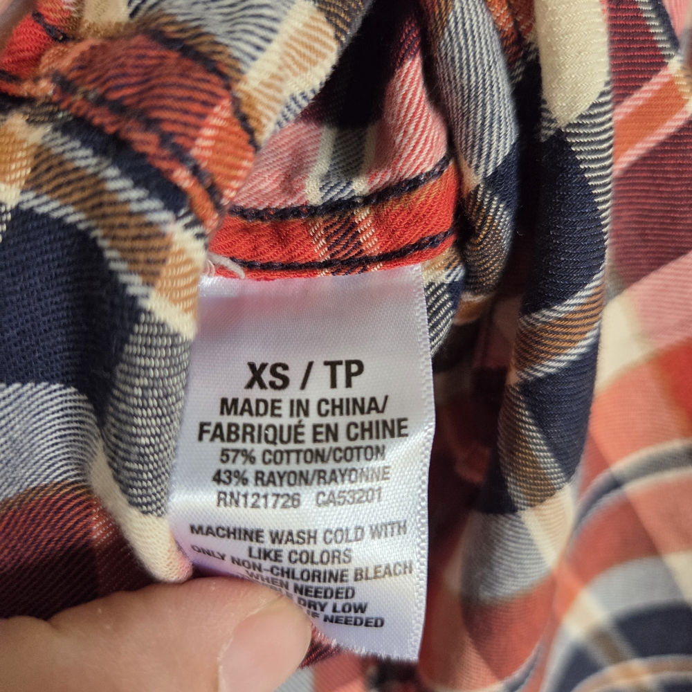 Aeropostale Red and Navy Plaid Women's Button Down Shirt - Picture 6 of 6